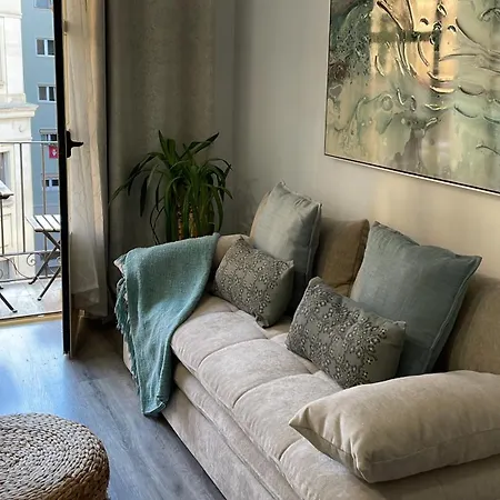 Center Flat Cathedral Apartment