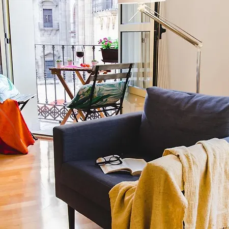 Center Flat Cathedral Apartment