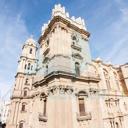 Center Flat Cathedral Apartment *